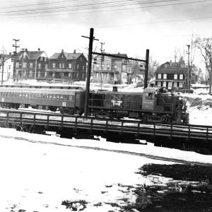 Train # 342 at Danbury, 2:21 PM Saturday only, with one coach and DERS-2c #553 instead of MU, December 1957 Train # 342 at Danbury, 2:21 PM Saturday only, with one coach and DERS-2c #553 instead of MU, December 1957