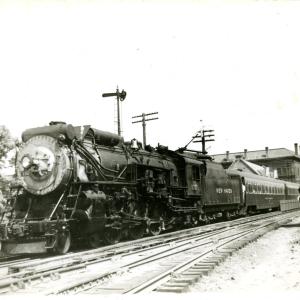 3/4 VIEW FIREMANS SIDE WITH CONSIST