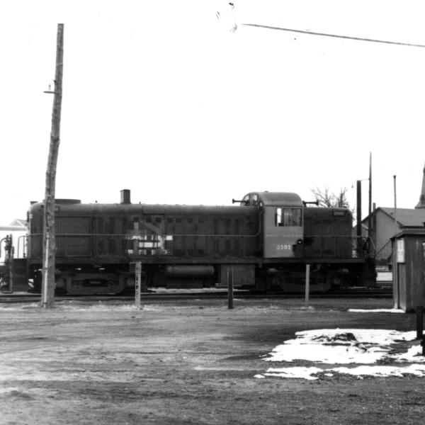 DERS-2b #0502; Fireman's side, Taunton, MA in the 1960's.  McGinnis scheme