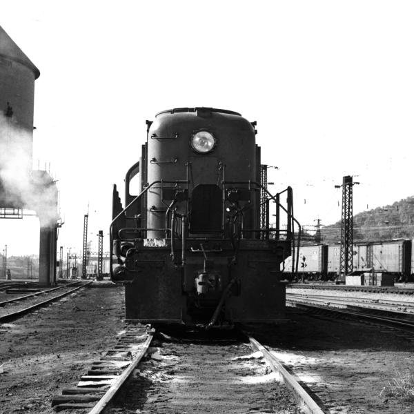 Diesel #560 front view of RS-3.  Reference PID 9434 for side view.
