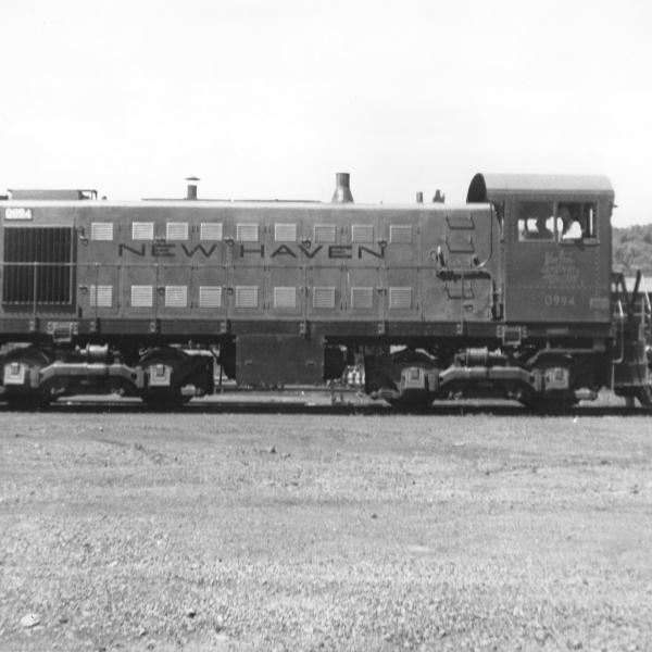 New Haven diesel switcher, class DEY-3 switching at Wethersfield, CT